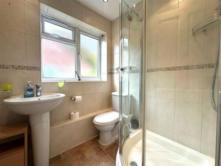 2 bedroom maisonette to rent - Photo 4