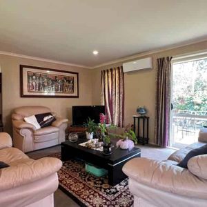 Nestled in Nielsen Gardens - Photo 2