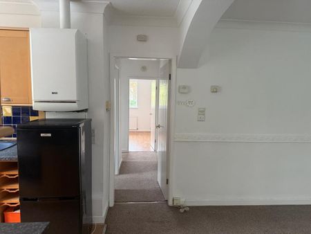 2 bedroom maisonette to rent - Photo 4