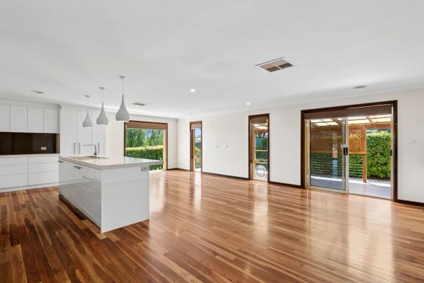 Beautifully Appointed Home in a Peaceful Cul de Sac, Perfect for Families and Entertainers - Photo 1