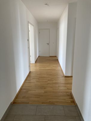 2 MONATE KALTMIETFREI!!! Großzügige 3-Raumwohnung mit Terrasse in der Leipziger Südvorstadt - Photo 1