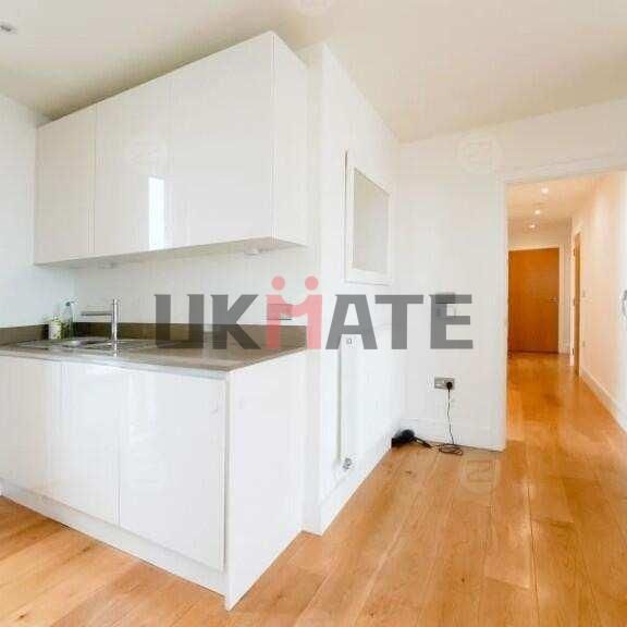Sky View Tower Room 1 - Photo 1