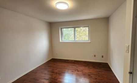 For Lease - 44 Chester Le Boulevard Unit# 6, Toronto, Ontario - Photo 4