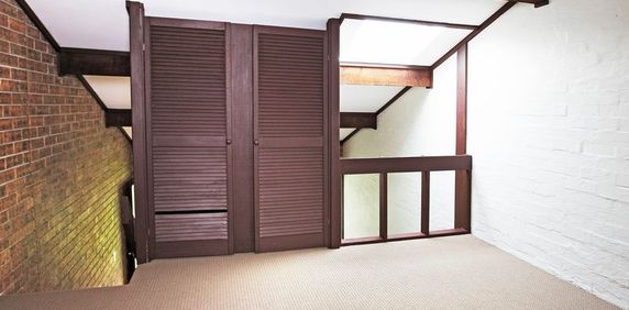 Loft Style Apartment - Photo 2