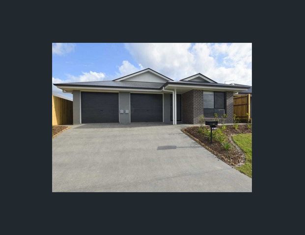 Modern & Stylish 4‑Bedroom Duplex – Your Next Home Awaits! - Photo 1