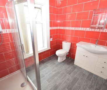 4 bedroom end of terrace house to rent - Photo 5