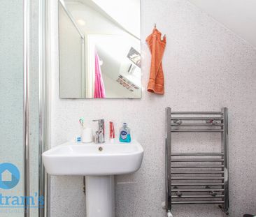 4 bed Mid Terraced House for Rent - Photo 5