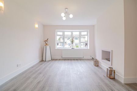 3 bedroom semi-detached house to rent - Photo 3