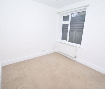 4 bedroom semi-detached bungalow to rent - Photo 2