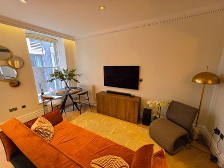 1 Bed Flat, Chambers House, WC2B - Photo 2