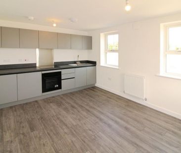 2 bedroom end of terrace house to rent - Photo 2