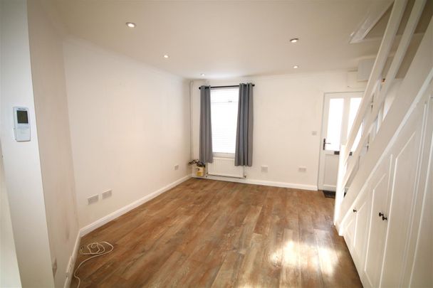 CanterburyEast Street, CT1 1ED, Canterbury - Photo 1