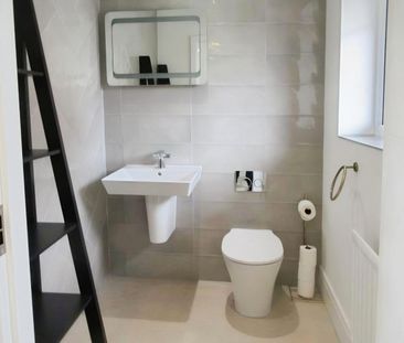 Leicester Square, Crossgates, Leeds - Photo 6