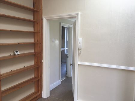 2 Bed Flat, Royal York Villas, BS8 - Photo 4