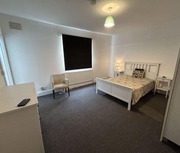 1 bedroom in a house share to rent - Photo 6