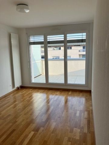 Appartement 4 pièces au 8ème étage - ATTIQUE - Foto 3