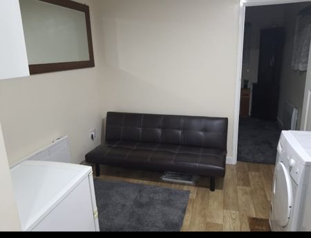 Room in a Shared Flat, Ashcroft Road, LU2 - Photo 4