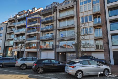 Lichtrijk 2-slaapkamer appartement met vrij zicht gelegen in de Koningslaan! - Photo 2