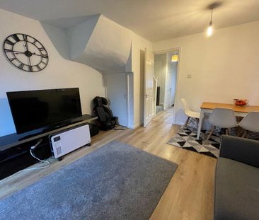 2 bedroom end of terrace house to rent - Photo 4