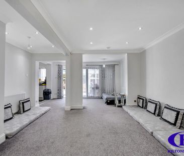5 bedroom semi-detached house to rent - Photo 3