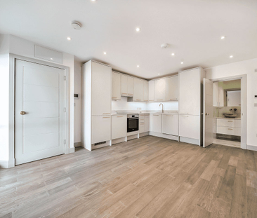 Norbury Crescent, London, SW16 - Photo 2