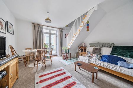 2 bedroom end of terrace house to rent - Photo 4