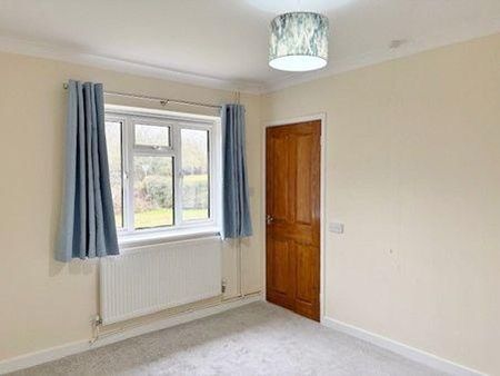 2 bedroom bungalow to rent - Photo 3