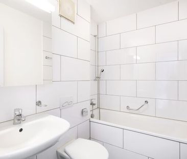 Living with a beautiful view - Photo 2