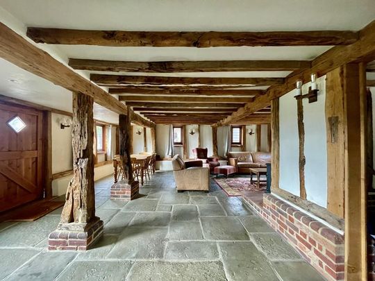 3 bedroom barn conversion to rent - Photo 1