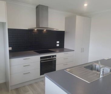 One Tree Point Family Home - Photo 6
