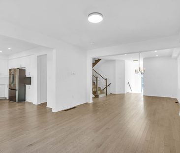 For Lease - 91 Berkely Street, Wasaga Beach, Ontario - Photo 2