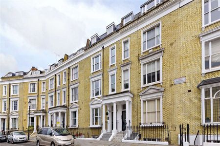 A refurbished one bedroom apartment in a period building. - Photo 2