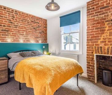 A Fresh and Convenient Share in Worthing Room 2 - Photo 4