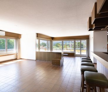Grosszügige 5.5-Zimmer-Dachwohnung mit herrlichem Ausblick in Klein... - Photo 1