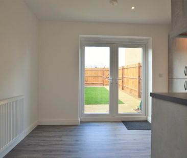 2 bedroom terraced house to rent - Photo 4