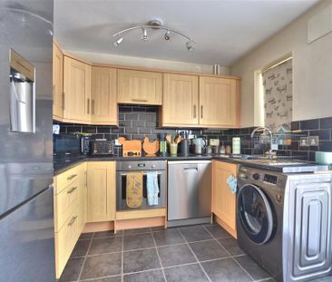 2 bedroom terraced house to rent - Photo 4