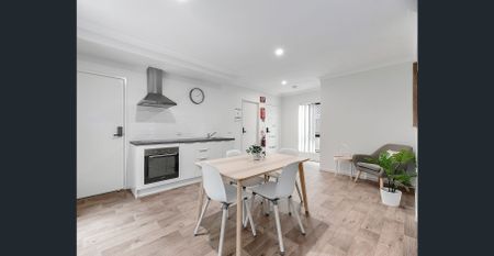 FULLY FURNISHED, DESIGNER STUDIO APARTMENT – BILLS INCLUDED! - Photo 3