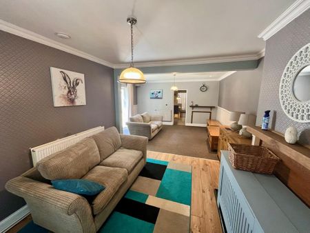 2 bedroom semi-detached house to rent - Photo 5