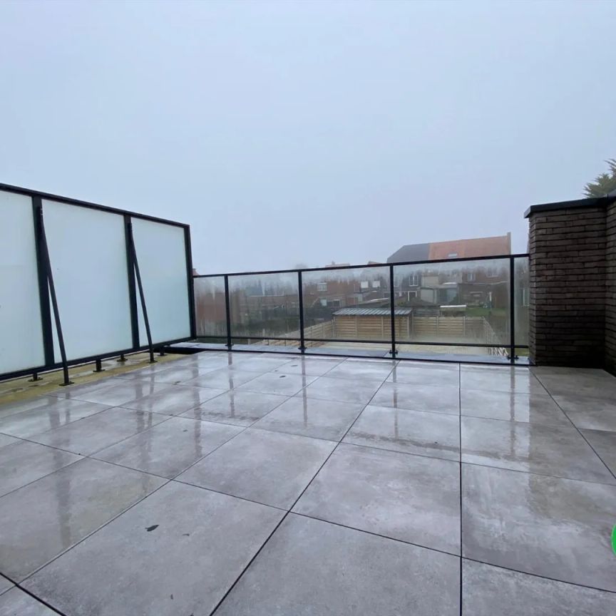 Duplex nieuwbouwappartement met 2 slaapkamers en groot terras te Torhout - Photo 1