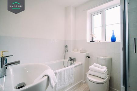 3 bedroom semi-detached house to rent - Photo 5