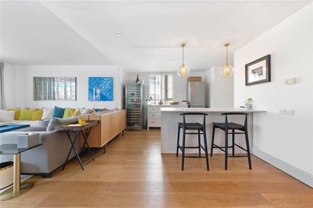 3 bedroom penthouse to rent - Photo 2