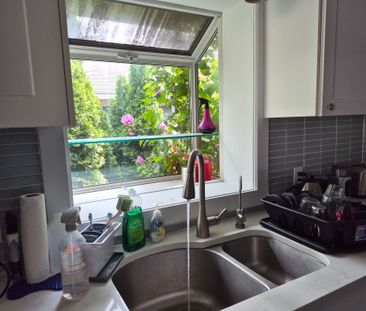 For Lease - 40 Meadowland Drive, Brampton, Ontario - Photo 5
