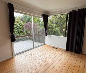 Hokowhitu 3-Bedroom Home – Top Location & Sunny - Photo 2