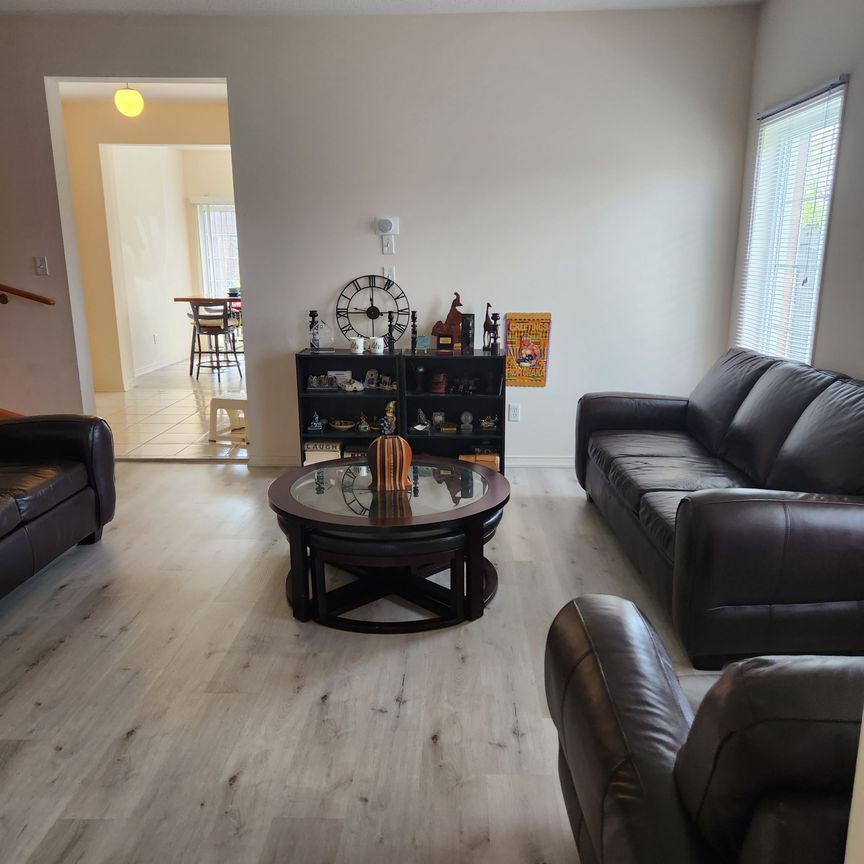 For Lease - 680 Courtney Valley Road Unit# Upper, Mississauga, Ontario - Photo 1