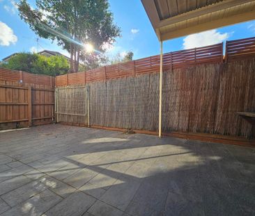 2/15 Hazel Grove, Pascoe Vale VIC 3044 - Photo 6