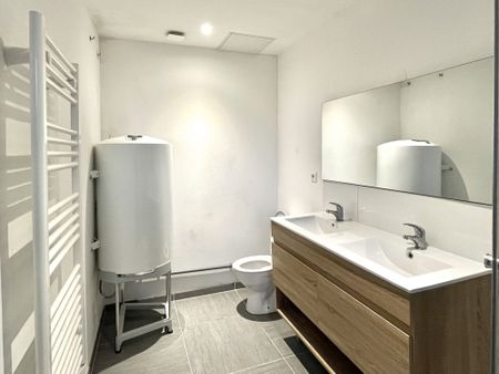 Location Appartement 2 pièces 61m² ROUBAIX 59100 - Photo 5