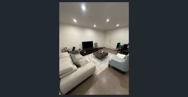 2 Bedroom apartment Fully Furnished. - Photo 1