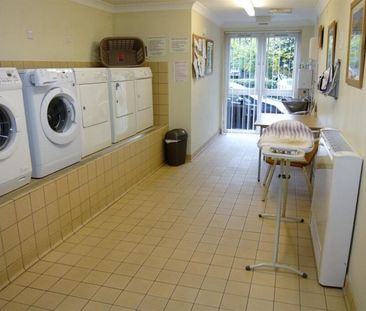 Addlestone Park, Addlestone, Surrey, KT15 - Photo 4