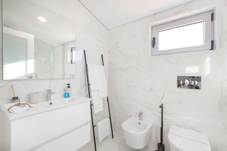 Rua 1º de Dezembro, Matosinhos, Aveiro 4450-224 - Photo 3