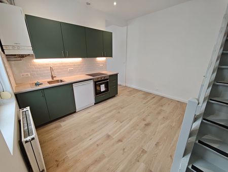 Location Maison 4 pièces 80m² LILLE 59000 - Photo 2